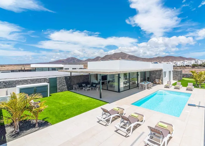 Jameito Villa *
